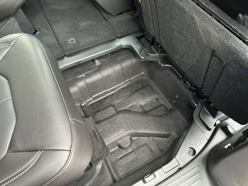 New 2027 Chrysler Pacifica Select FWD image 42