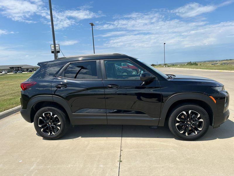 Certified 2022 Chevrolet TrailBlazer LT image 1