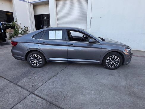 Used 2019 Volkswagen Jetta R-Line FWD image 8