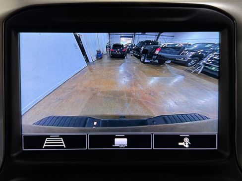 Used 2020 Chevrolet Silverado 2500 LTZ w/ LTZ Texas Edition image 16