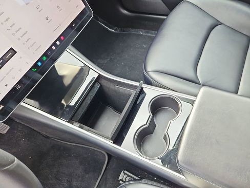 Used 2020 Tesla Model 3 Performance image 17