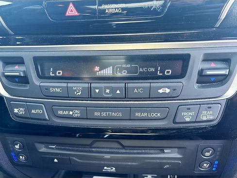 Used 2019 Honda Pilot Elite image 34