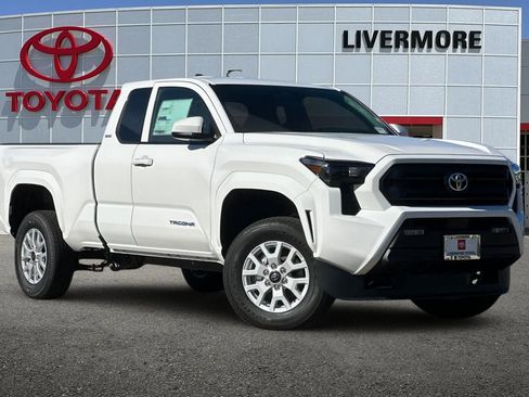 New 2026 Toyota Tacoma SR5 RWD image 2