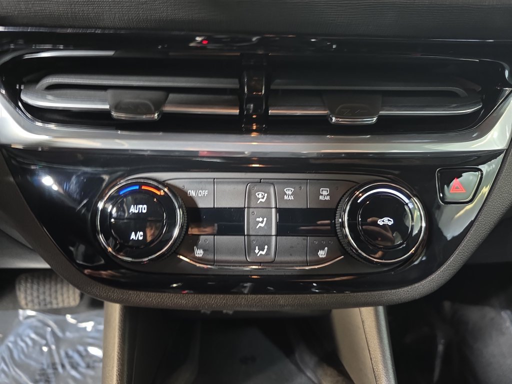 Used 2024 Buick Envista Sport Touring w/ Convenience I Package FWD image 23