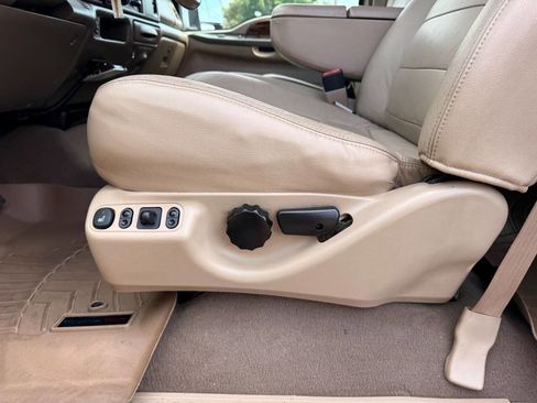 Used 2003 Ford F350 Lariat image 18