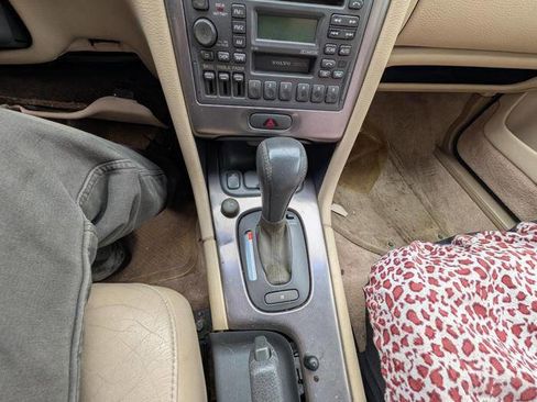 Used 1999 Volvo S70 T5 FWD image 34