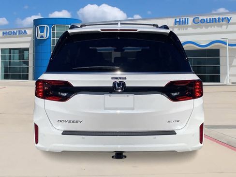 New 2026 Honda Odyssey Elite image 3
