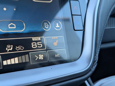 Used 2025 Subaru Outback Premium image 32