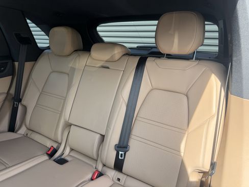 Certified 2021 Porsche Cayenne AWD/4WD image 8