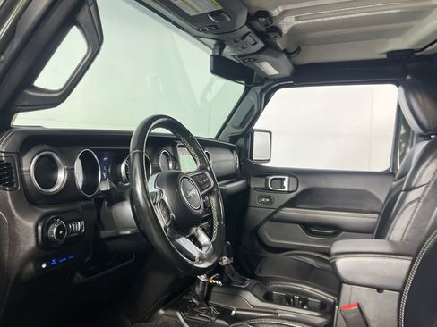 Used 2022 Jeep Wrangler Unlimited Sahara w/ Cold Weather Group image 20