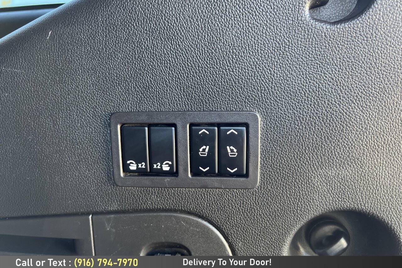 Used 2017 Chevrolet Tahoe Premier AWD/4WD image 16