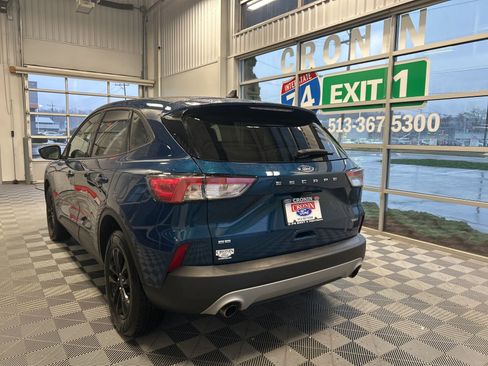 Used 2020 Ford Escape SE Sport image 4