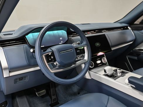 Used 2023 Land Rover Range Rover LWB SV Autobiography image 6