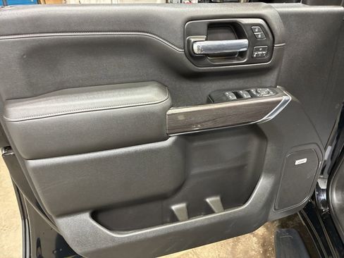 Used 2020 Chevrolet Silverado 2500 LTZ w/ LTZ Premium Package image 15