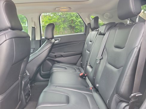Used 2021 Ford Edge Titanium w/ Equipment Group 301A AWD/4WD image 15