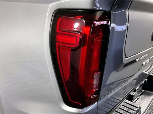 Used 2025 GMC Sierra 1500 AT4 w/ AT4 Premium Package image 23