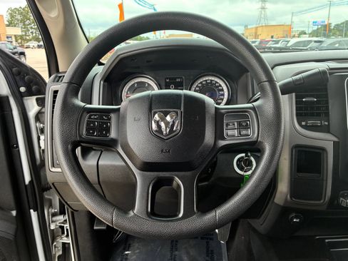 Used 2018 RAM 3500 Tradesman w/ Chrome Appearance Group image 15