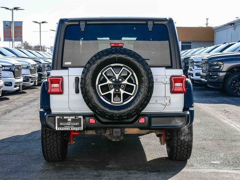 Used 2024 Jeep Wrangler Rubicon image 5