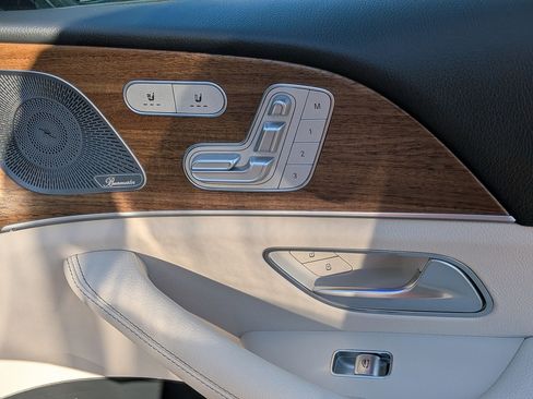 Certified 2025 Mercedes-Benz GLS 450 4MATIC image 43