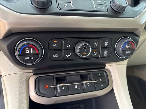 Certified 2023 GMC Acadia Denali w/ Denali Ultimate Package FWD image 23