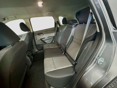 Used 2023 Nissan Rogue SV image 28