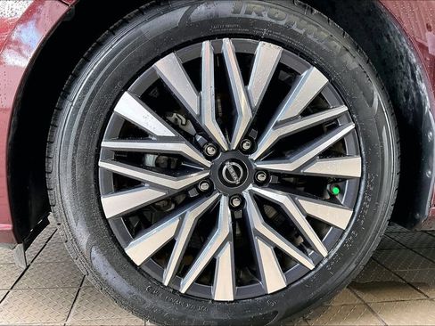 Used 2025 Nissan Altima 2.5 SV FWD image 30