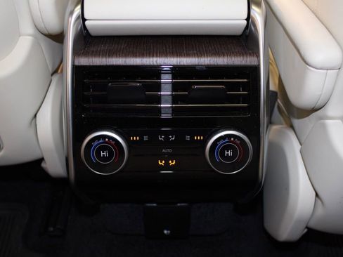 Used 2023 Land Rover Range Rover Autobiography image 47