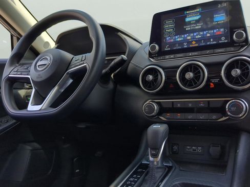 Used 2024 Nissan Sentra SV image 9