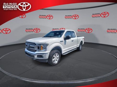 Used 2018 Ford F150 XLT w/ Equipment Group 302A Luxury AWD/4WD image 4