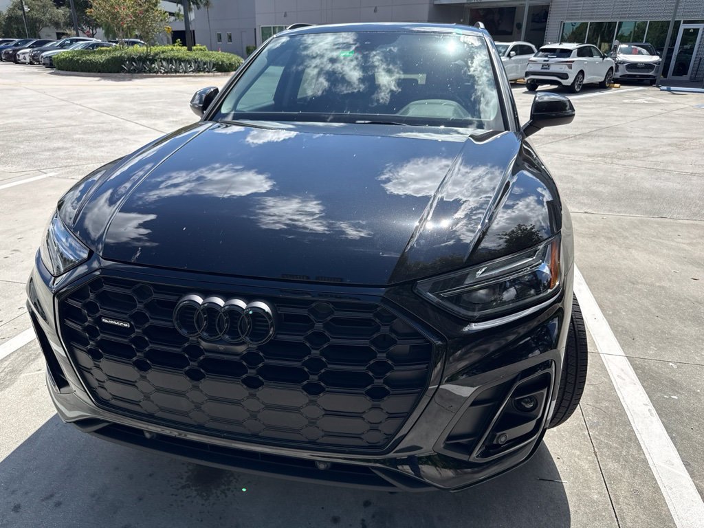 Used 2023 Audi Q5 2.0T Premium Plus w/ Premium Plus Package AWD/4WD image 12