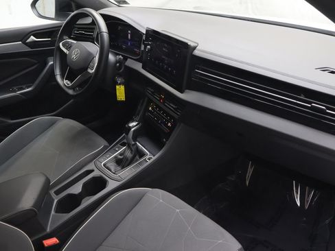 Used 2025 Volkswagen Jetta Sport FWD image 10