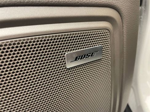 New 2026 Porsche Macan image 19