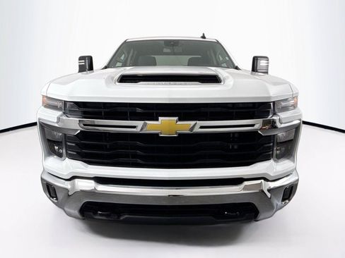 Used 2025 Chevrolet Silverado 2500 LT w/ Convenience Package AWD/4WD image 9