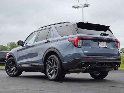 Used 2025 Ford Explorer ST w/ Sun And Sound Package AWD/4WD image 16
