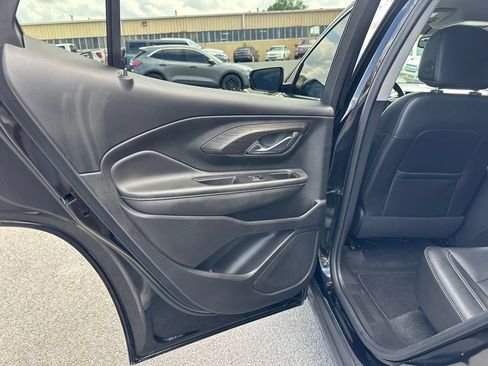Used 2024 GMC Terrain SLT FWD image 21