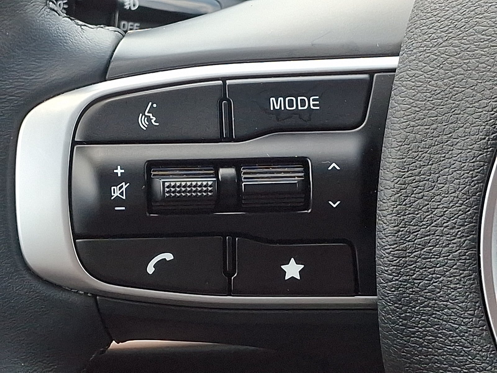 Used 2025 Kia Sportage SX AWD/4WD image 22