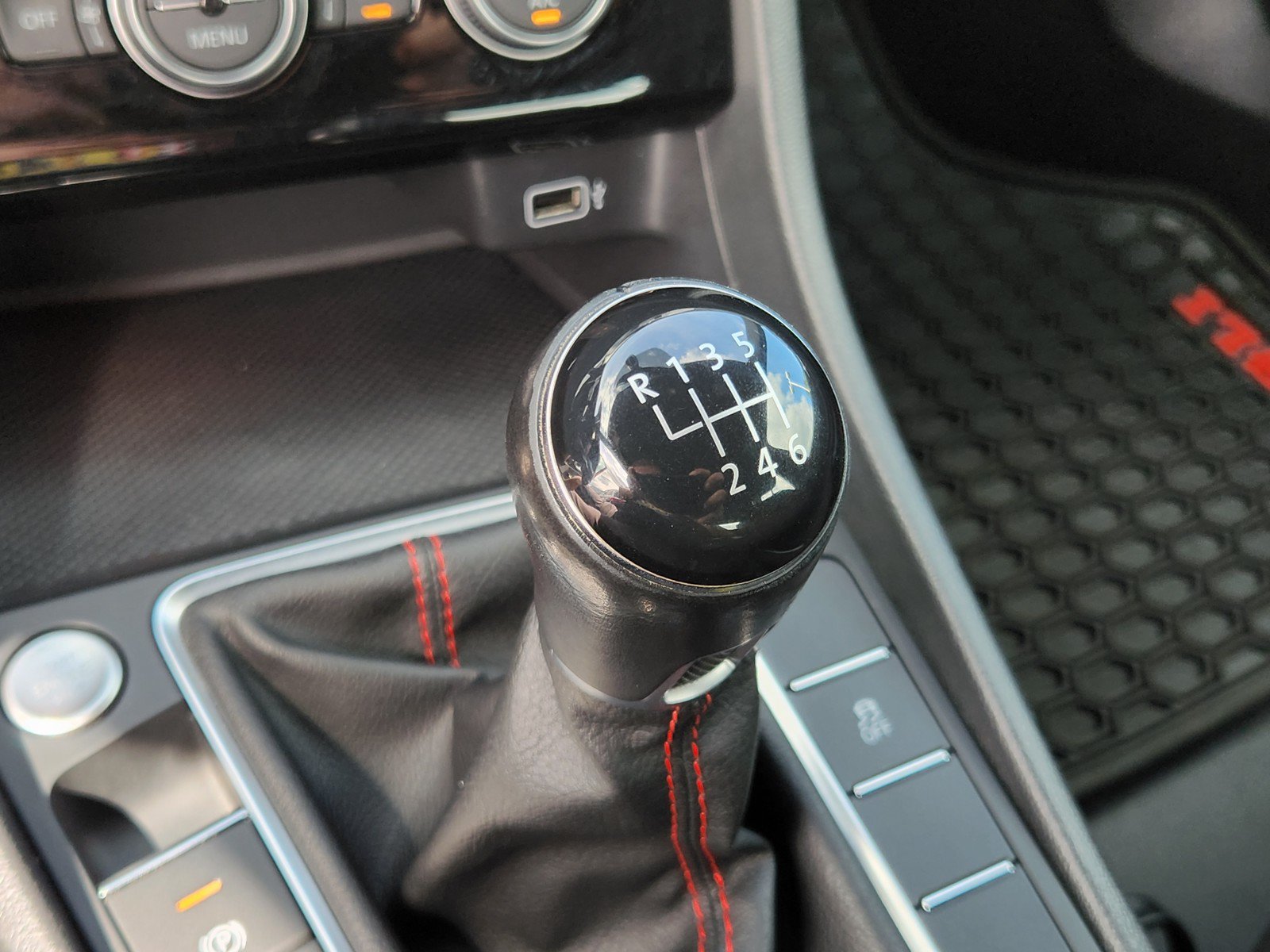 Used 2019 Volkswagen Jetta GLI FWD image 22