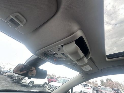 Used 2021 Buick Enclave Avenir image 28