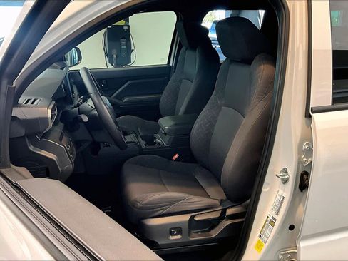 Used 2024 Toyota Tacoma SR image 8