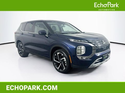 Used 2024 Mitsubishi Outlander SE AWD/4WD image 1