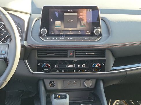 New 2026 Nissan Rogue SV image 9