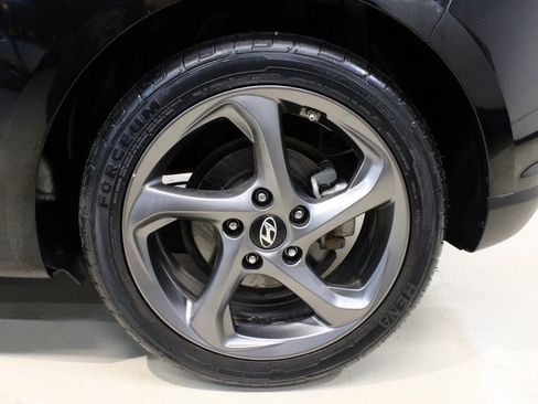 Used 2019 Hyundai Veloster 2.0 image 11