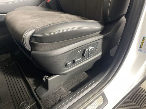 Used 2025 Hyundai Palisade Calligraphy AWD/4WD image 11