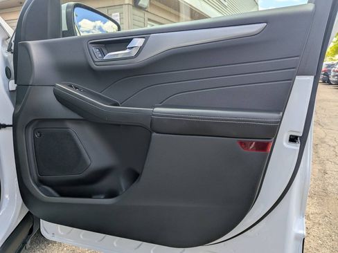 Used 2023 Ford Escape Active w/ Tech Pack #2 FWD image 9