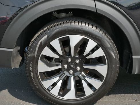 Certified 2025 Ford Explorer Platinum w/ LUX Leather Package AWD/4WD image 5