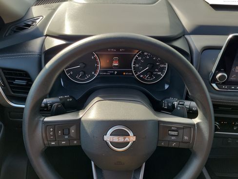 Certified 2025 Nissan Rogue S FWD image 18