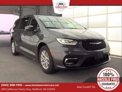 Used 2023 Chrysler Pacifica Touring-L
