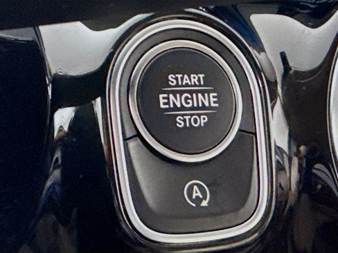 Used 2022 Mercedes-Benz GLA 250 4MATIC w/ Premium Package Lite image 21