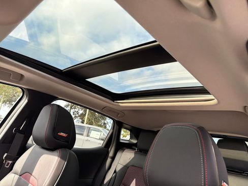 New 2026 Nissan Kicks SR w/ SR Premium Package FWD image 15