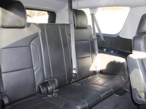 Used 2020 GMC Yukon XL Denali w/ Denali Premium Package image 17